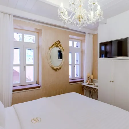 Madame Hortense Boutique Hotel *